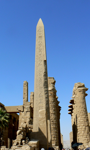 Obelisk w Karnaku