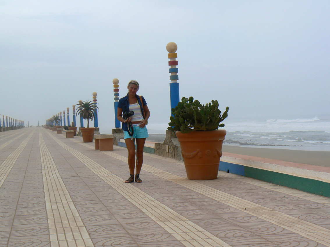 Renatka na promenadzie w Aglou