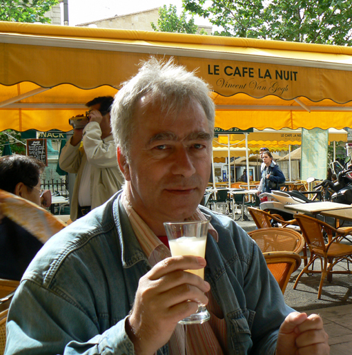 Pastis w samo poudnie w kawiarni Van Gogha w Arles