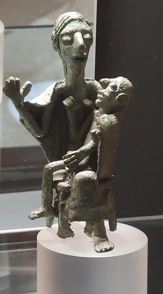 Cagliari, Muzeum Archeologiczne, Pieta nuragiczna