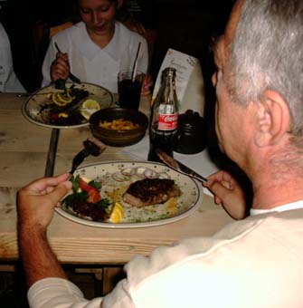 Za zjedzenie tego steku mo�na wygra� wyjazd do Casablanki, 1 wrze�nia 2004