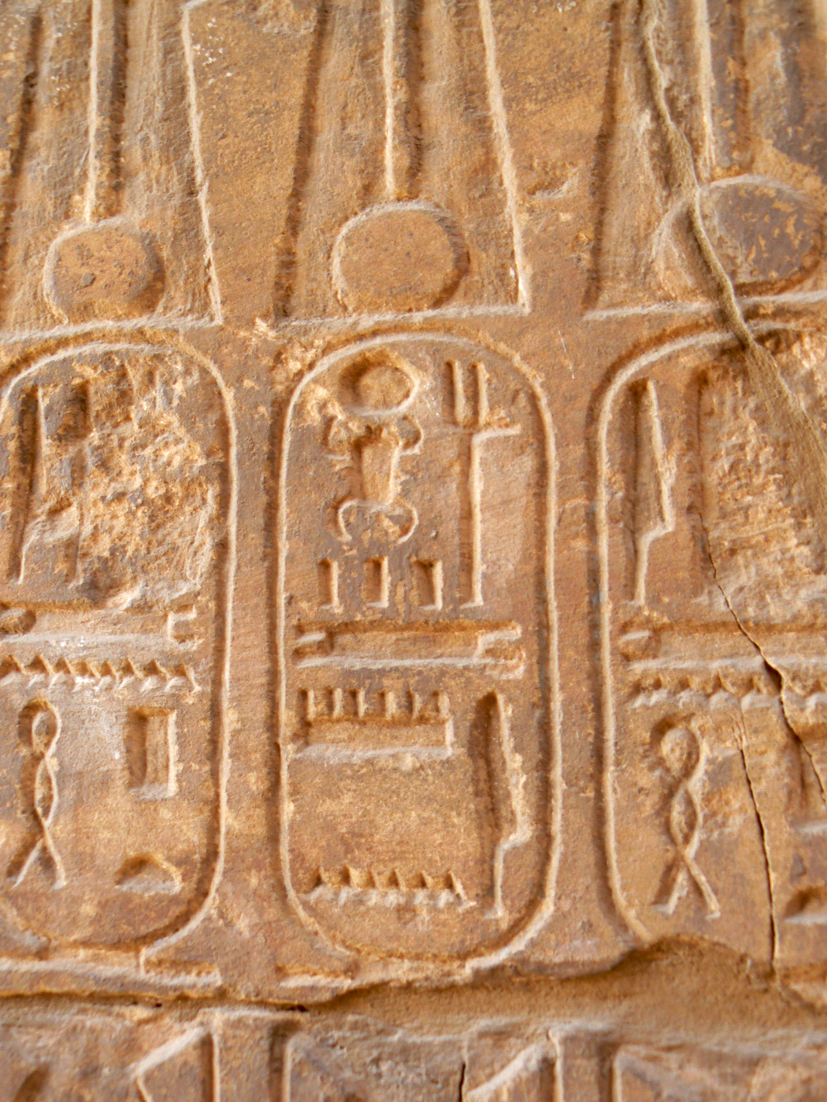 Hieroglify w Karnaku