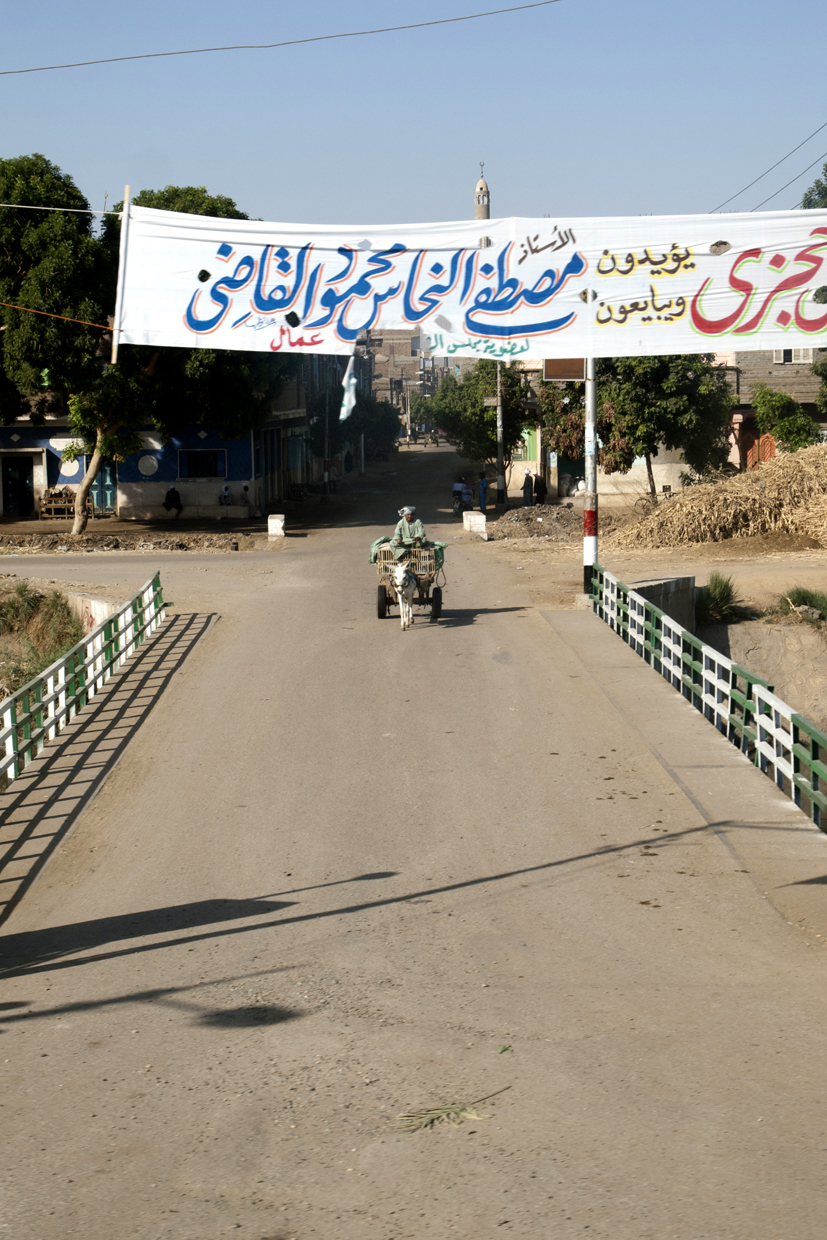 Qena - rozległy powiat i miejscowość po drodze z Hurghady do Luksoru