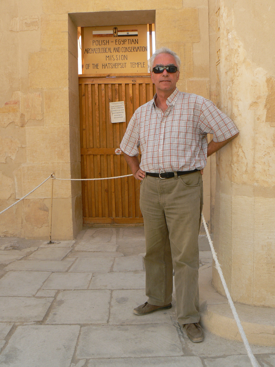 W świątyni Hatszepsut - w polskiej misji archeologicznej miałem pracować...