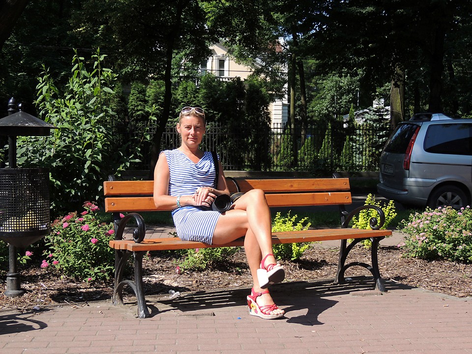 Przed kawiarnią "Klimaty"